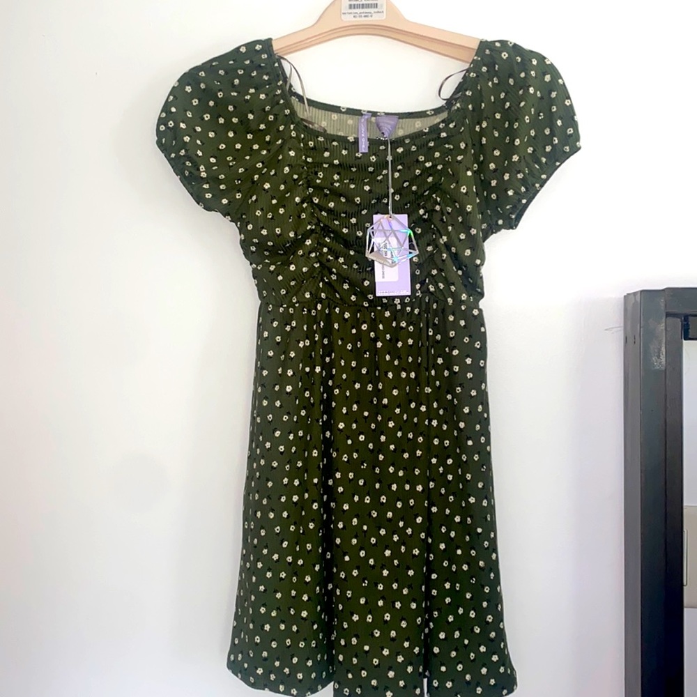 So cute! Adorable fall dress!-small ribbed-perfect for layering-very 2000’s